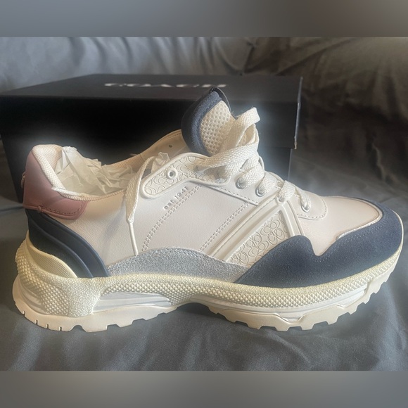 Brand NEW Coach Sneakers size 11. - Picture 2 of 4